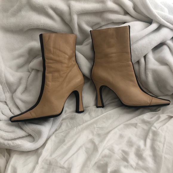 Vintage boots (worn around house) - Picture 2 of 7